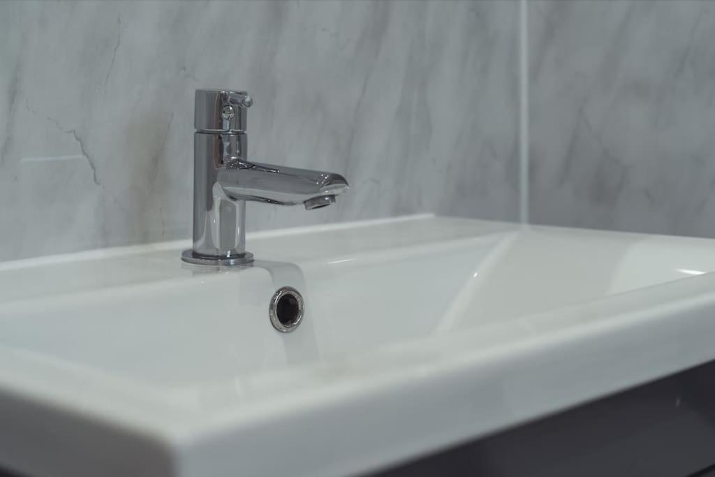 1 Bed - Wifi - Pet Friendly - Harrow Apartman Kültér fotó