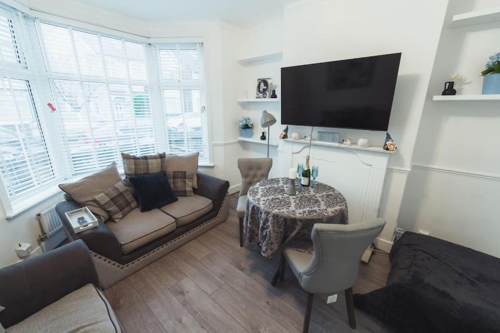 1 Bed - Wifi - Pet Friendly - Harrow Apartman Kültér fotó
