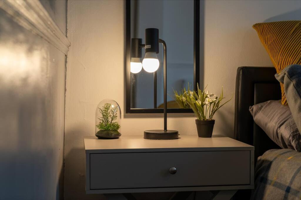 1 Bed - Wifi - Pet Friendly - Harrow Apartman Kültér fotó