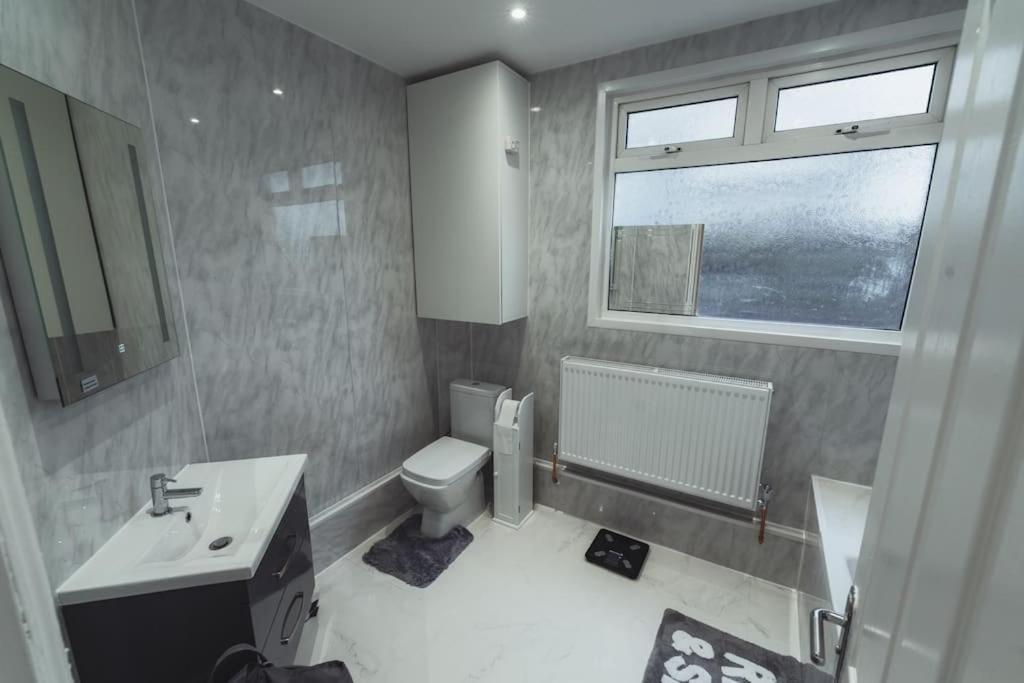 1 Bed - Wifi - Pet Friendly - Harrow Apartman Kültér fotó